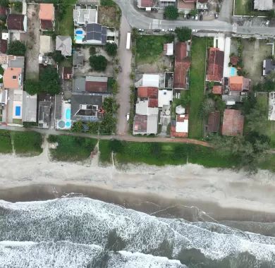 Construção dos molhes de Itapoá - SC