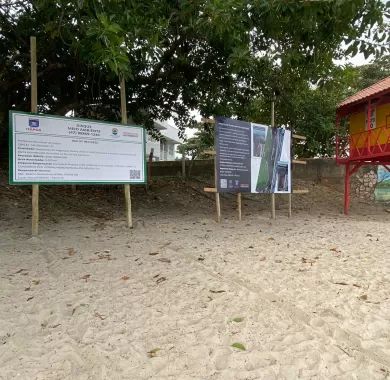 Construção dos molhes de Itapoá - SC