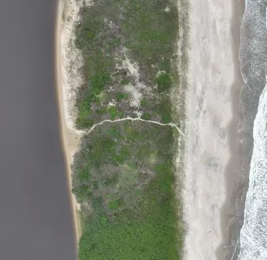 Construção dos molhes de Itapoá - SC