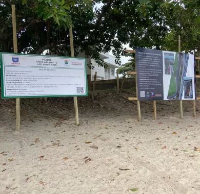 Construção dos molhes de Itapoá - SC