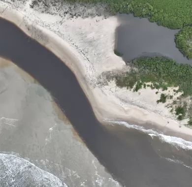 Construção dos molhes de Itapoá - SC