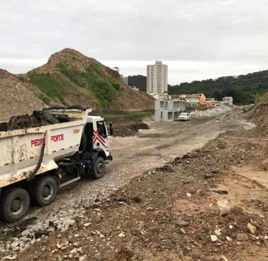 EXECUÇÃO DE OBRAS PARA LIGAÇÃO VIÁRIA DOS BAIRROS VÁRZEA E TABULEIRO DOS OLIVEIRAS - ITAPEMA/SC