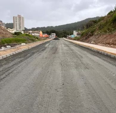 EXECUÇÃO DE OBRAS PARA LIGAÇÃO VIÁRIA DOS BAIRROS VÁRZEA E TABULEIRO DOS OLIVEIRAS - ITAPEMA/SC