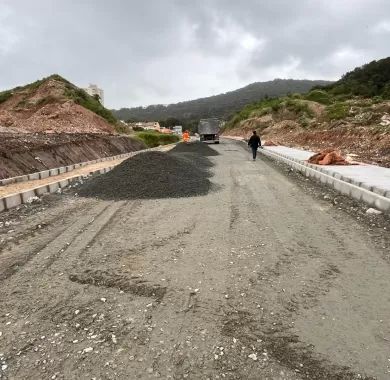 EXECUÇÃO DE OBRAS PARA LIGAÇÃO VIÁRIA DOS BAIRROS VÁRZEA E TABULEIRO DOS OLIVEIRAS - ITAPEMA/SC