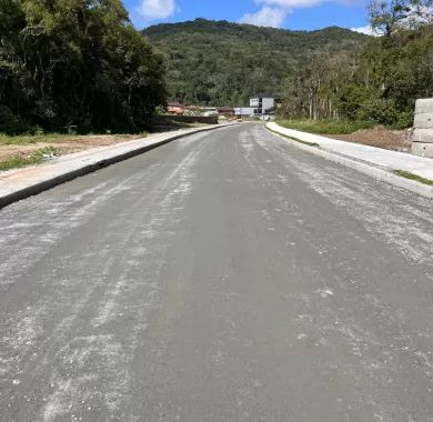 EXECUÇÃO DE OBRAS PARA LIGAÇÃO VIÁRIA DOS BAIRROS VÁRZEA E TABULEIRO DOS OLIVEIRAS - ITAPEMA/SC