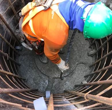 EXECUÇÃO DE PONTE EM CONCRETO ARMADO SOBRE O RIO PEREQUÊ, AVENIDA NEREU RAMOS, Itapema/SC