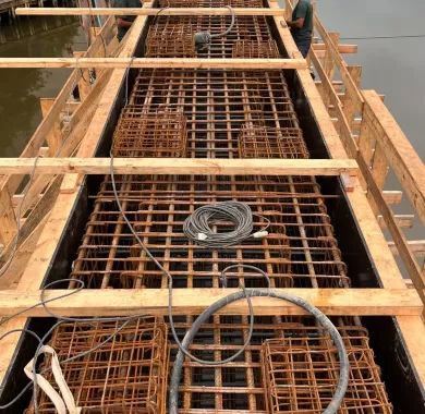 EXECUÇÃO DE PONTE EM CONCRETO ARMADO SOBRE O RIO PEREQUÊ, AVENIDA NEREU RAMOS, Itapema/SC