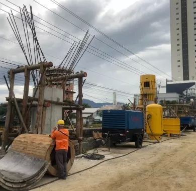 EXECUÇÃO DE PONTE EM CONCRETO ARMADO SOBRE O RIO PEREQUÊ, AVENIDA NEREU RAMOS, Itapema/SC