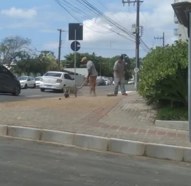 Obra de pavimentação asfáltica, adequação de drenagem pluvial e sinalização viária da Rua Flávio José Zandavalli (Rua 2400), localizada no bairro Centro – Balneário Piçarras/SC