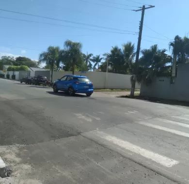 Obra de pavimentação asfáltica, adequação de drenagem pluvial e sinalização viária da Rua Flávio José Zandavalli (Rua 2400), localizada no bairro Centro – Balneário Piçarras/SC