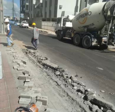 Obra de pavimentação asfáltica, adequação de drenagem pluvial e sinalização viária da Rua Flávio José Zandavalli (Rua 2400), localizada no bairro Centro – Balneário Piçarras/SC