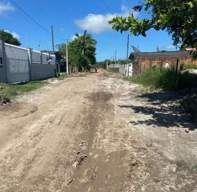 Obra de pavimentação em lajota, drenagem pluvial e sinalização viária das Ruas Santa Luzia e Ilhota, no bairro Itacolomi, Balneário Piçarras/SC