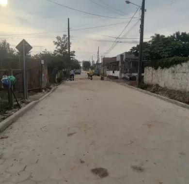 Obra de pavimentação em lajota, drenagem pluvial e sinalização viária das Ruas Santa Luzia e Ilhota, no bairro Itacolomi, Balneário Piçarras/SC