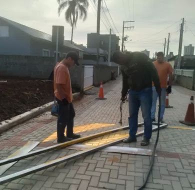 obra de pavimentação em paver, drenagem pluvial e sinalização viária da Rua Rancho Caboclo – Bairro Santo Antônio, Balneário Piçarras/SC