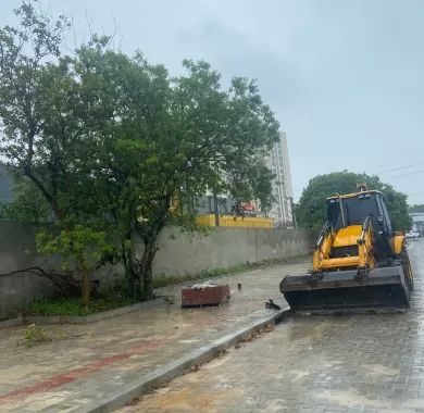 obra de pavimentação em paver e sinalização viária da Servidão de Acesso à Câmara de Vereadores do município de Balneário Piçarras/SC