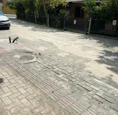 obra de pavimentação em paver e sinalização viária da Servidão de Acesso à Câmara de Vereadores do município de Balneário Piçarras/SC