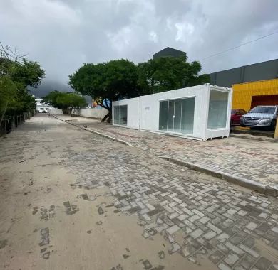 obra de pavimentação em paver e sinalização viária da Servidão de Acesso à Câmara de Vereadores do município de Balneário Piçarras/SC