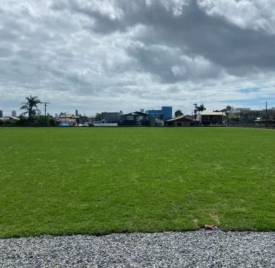 obra de revitalização e modernização do Campo de Futebol Municipal Quinca Ludo em Balneário Piçarras/SC