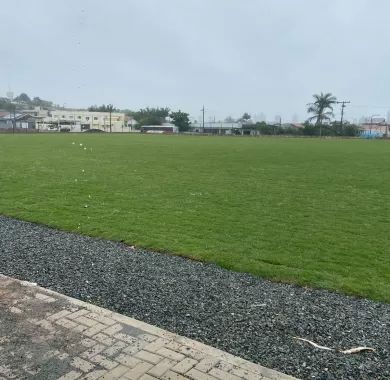 obra de revitalização e modernização do Campo de Futebol Municipal Quinca Ludo em Balneário Piçarras/SC