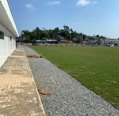 obra de revitalização e modernização do Campo de Futebol Municipal Quinca Ludo em Balneário Piçarras/SC