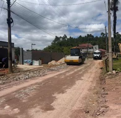 Obra de pavimentação asfáltica, drenagem pluvial e sinalização viária da Estrada Geral da Lagoa, Balneário Piçarras-SC.