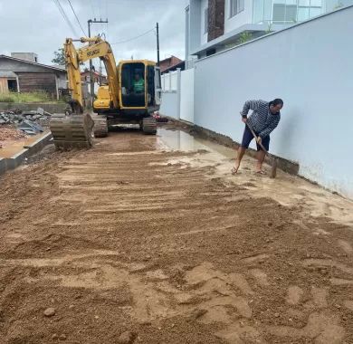 Obras de pavimentação em paver, drenagem pluvial e sinalização viária da Rua João Inácio de Borba, localizada no bairro Centro, Balneário Piçarras/SC