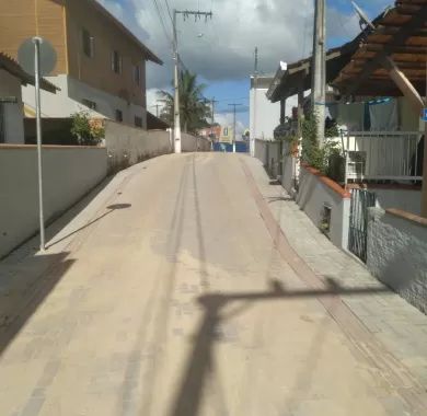 Obras de pavimentação em paver, drenagem pluvial e sinalização viária da Rua João Inácio de Borba, localizada no bairro Centro, Balneário Piçarras/SC