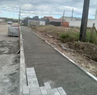 OBRA DE PAVIMENTAÇÃO ASFÁLTICA E EM PAVER RUAS JOSÉ DA COSTA FLORES E VEREADOR ALMIRO BERNARDO DA SILVA – CENTRO, BALNEÁRIO PIÇARRAS/SC