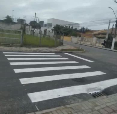 OBRA DE PAVIMENTAÇÃO ASFÁLTICA E EM PAVER RUAS JOSÉ DA COSTA FLORES E VEREADOR ALMIRO BERNARDO DA SILVA – CENTRO, BALNEÁRIO PIÇARRAS/SC