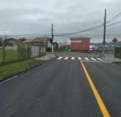 OBRA DE PAVIMENTAÇÃO ASFÁLTICA E EM PAVER RUAS JOSÉ DA COSTA FLORES E VEREADOR ALMIRO BERNARDO DA SILVA – CENTRO, BALNEÁRIO PIÇARRAS/SC