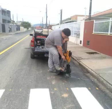 OBRA DE PAVIMENTAÇÃO ASFÁLTICA E EM PAVER RUAS JOSÉ DA COSTA FLORES E VEREADOR ALMIRO BERNARDO DA SILVA – CENTRO, BALNEÁRIO PIÇARRAS/SC