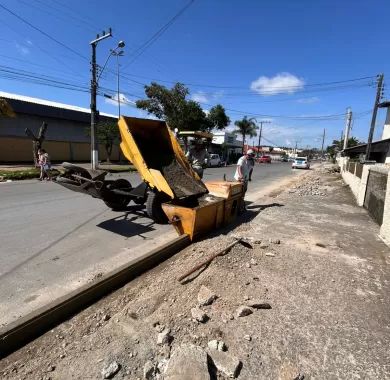 Pavimentação asfáltica e sinalização viária das ruas Das Acácias, Das Rosas e Das Begônias, no Bairro Nossa Senhora da Paz,  Balneário Piçarras - SC