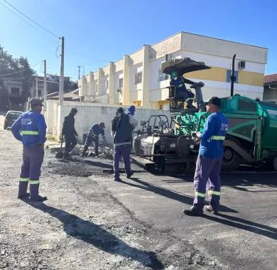 Pavimentação asfáltica e sinalização viária das ruas Das Acácias, Das Rosas e Das Begônias, no Bairro Nossa Senhora da Paz,  Balneário Piçarras - SC