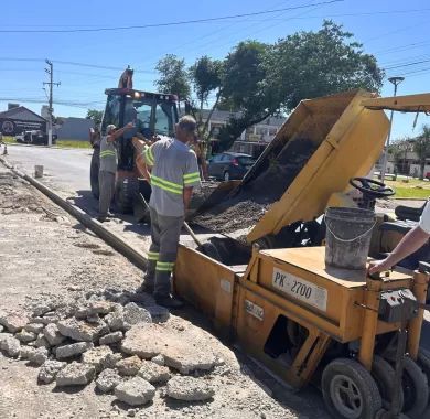 Pavimentação asfáltica e sinalização viária das ruas Das Acácias, Das Rosas e Das Begônias, no Bairro Nossa Senhora da Paz,  Balneário Piçarras - SC