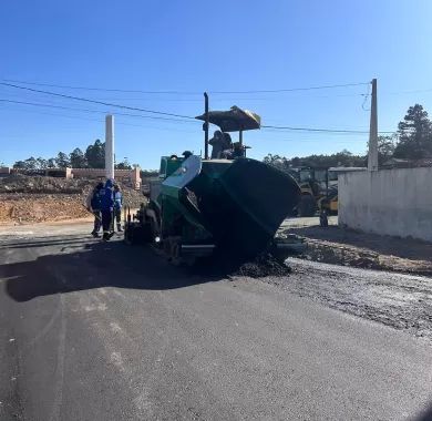 Pavimentação asfáltica e sinalização viária das ruas Das Acácias, Das Rosas e Das Begônias, no Bairro Nossa Senhora da Paz,  Balneário Piçarras - SC