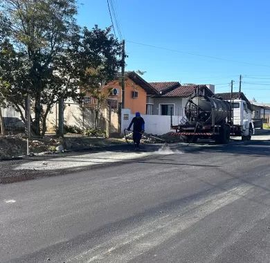 Pavimentação asfáltica e sinalização viária das ruas Das Acácias, Das Rosas e Das Begônias, no Bairro Nossa Senhora da Paz,  Balneário Piçarras - SC