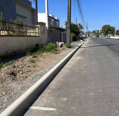 Pavimentação asfáltica e sinalização viária das ruas Das Acácias, Das Rosas e Das Begônias, no Bairro Nossa Senhora da Paz,  Balneário Piçarras - SC