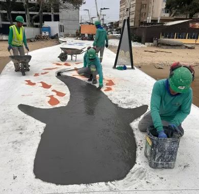 Urbanização e iluminação pública dos molhes norte, central e de 70 metros de Balneário Piçarras - SC